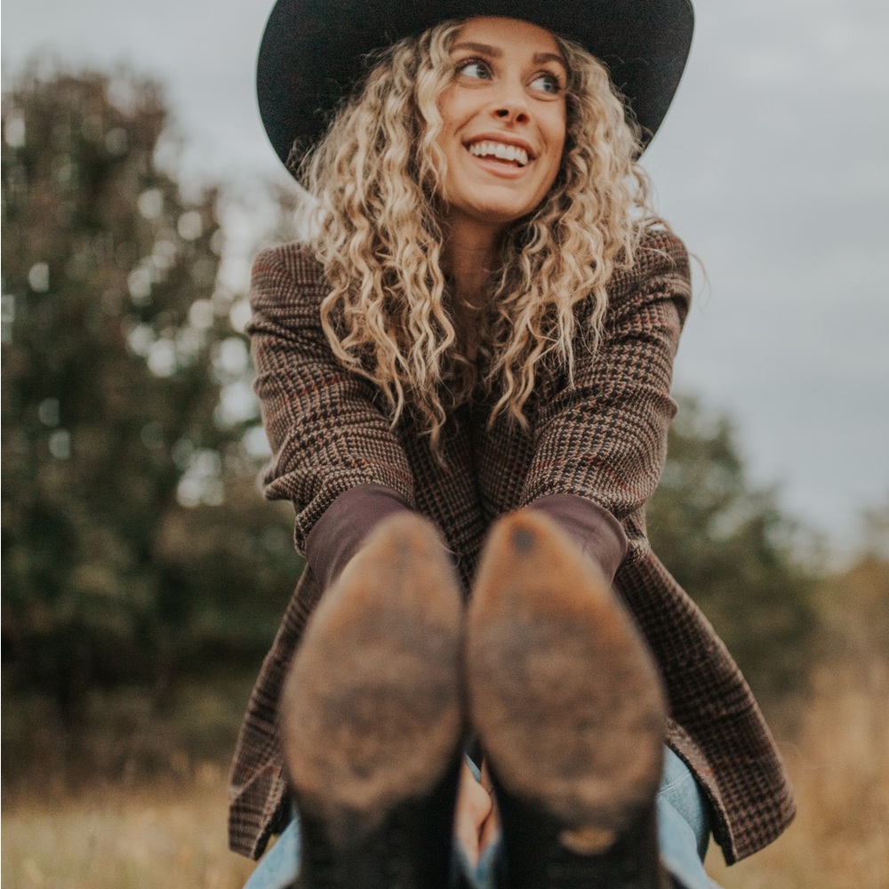 Meet your Posher, Carly